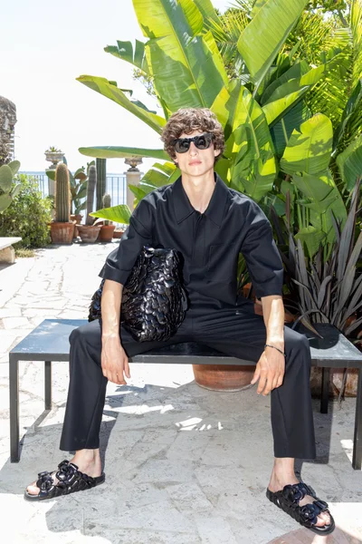 Look 32